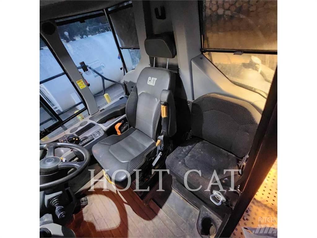 CAT 745 Дъмпери/моторни превозни средства