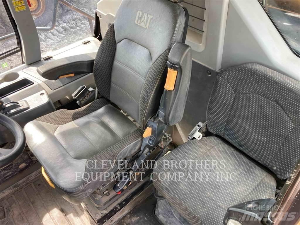 CAT 745 Дъмпери/моторни превозни средства
