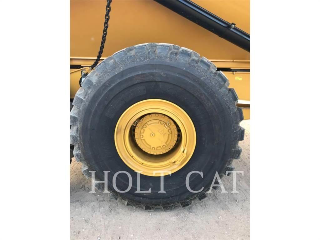 CAT 745 Дъмпери/моторни превозни средства