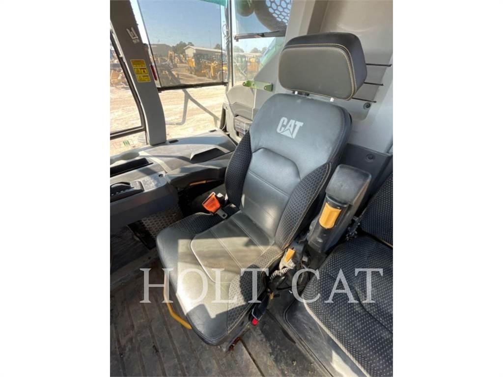 CAT 745 Дъмпери/моторни превозни средства