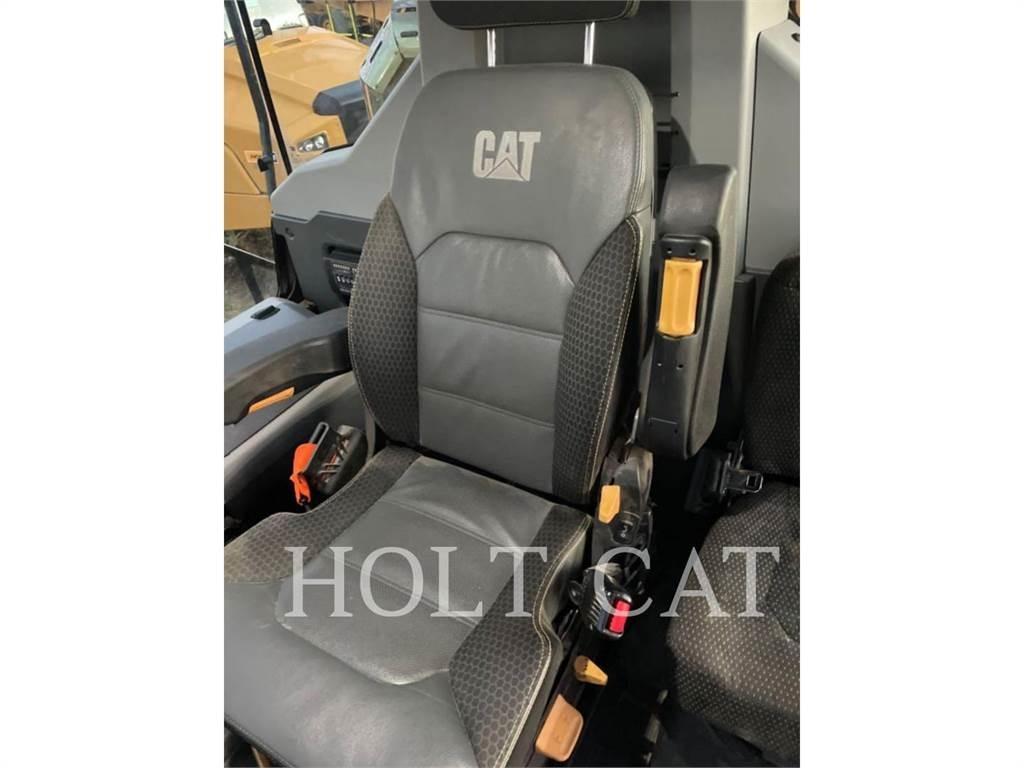 CAT 745 Дъмпери/моторни превозни средства