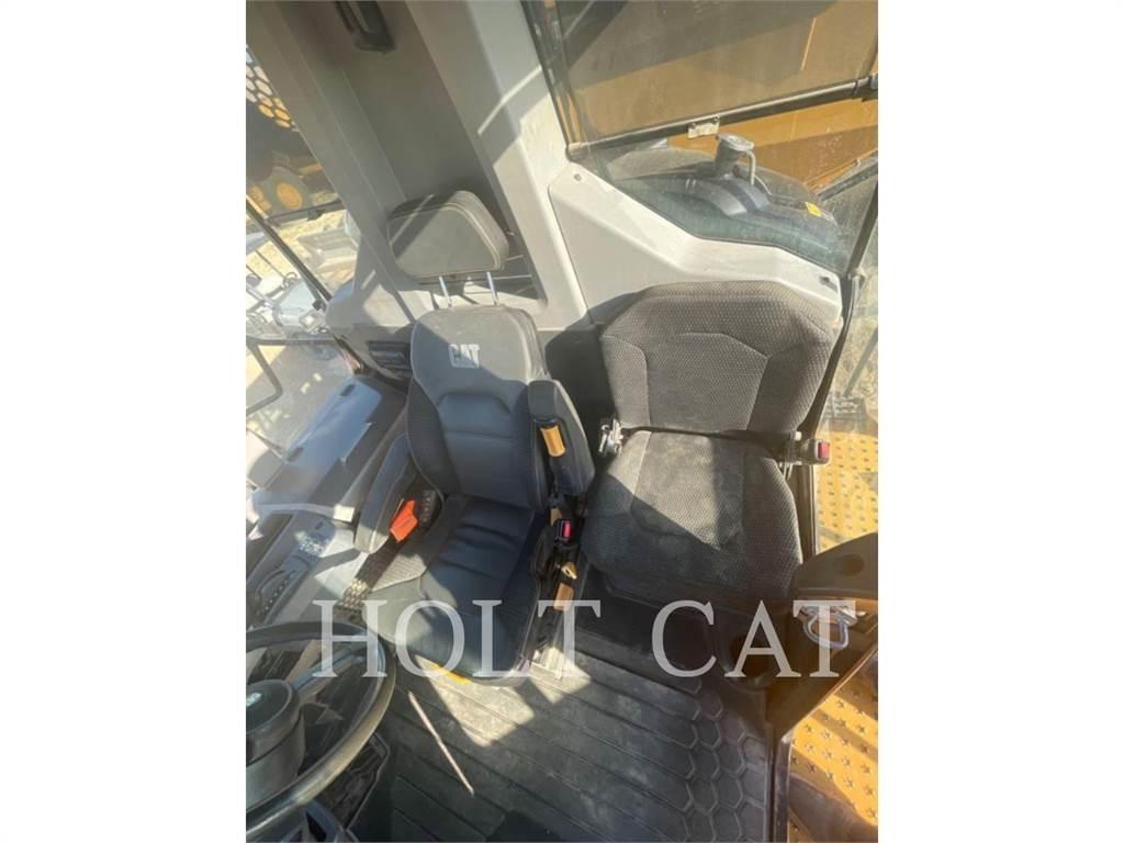 CAT 745 Дъмпери/моторни превозни средства