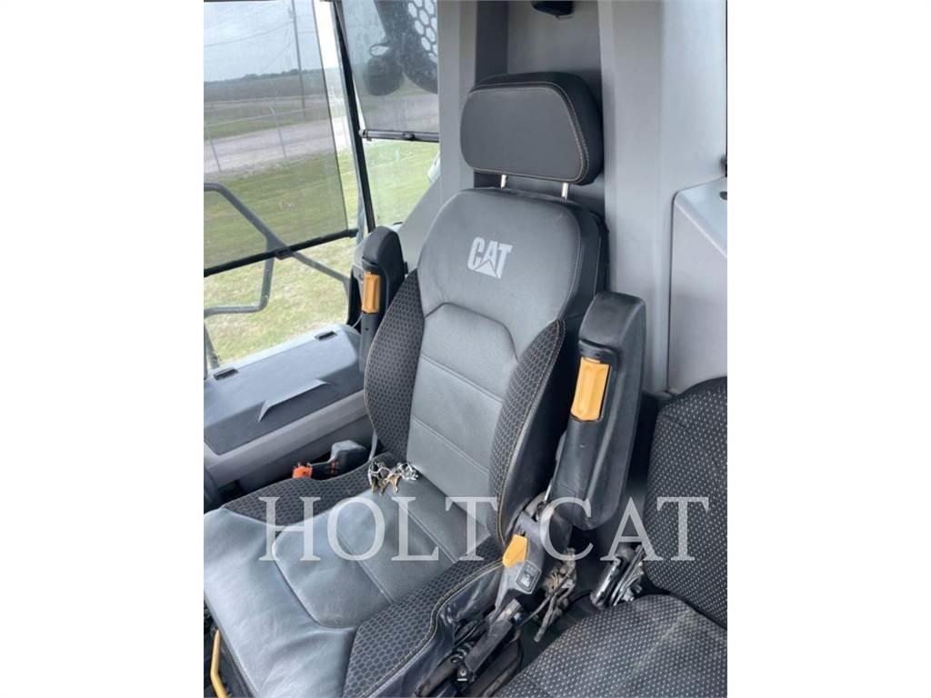 CAT 745 Дъмпери/моторни превозни средства