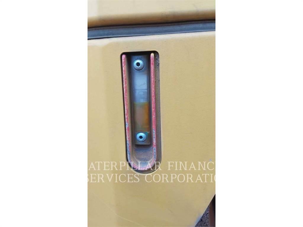 CAT 745 Дъмпери/моторни превозни средства