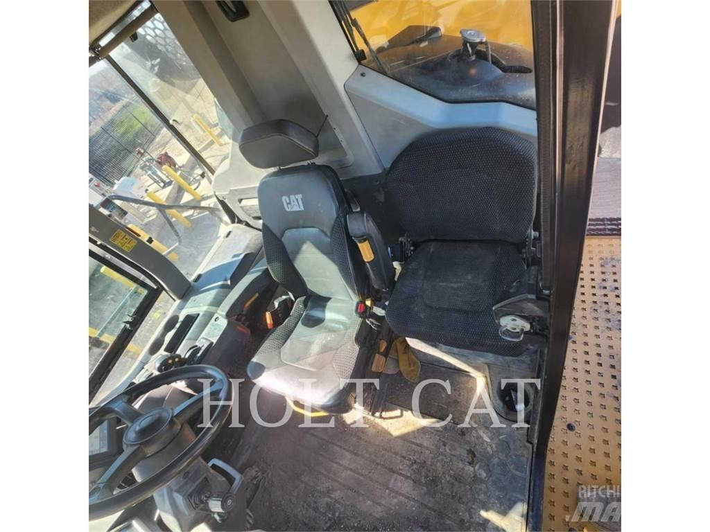 CAT 745 Дъмпери/моторни превозни средства