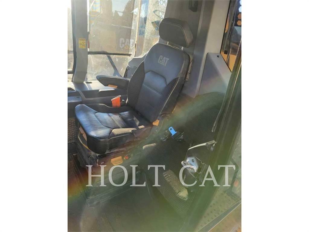 CAT 745 Дъмпери/моторни превозни средства