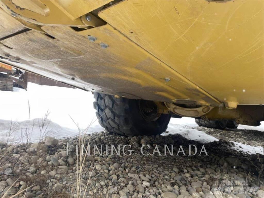 CAT 745 Дъмпери/моторни превозни средства