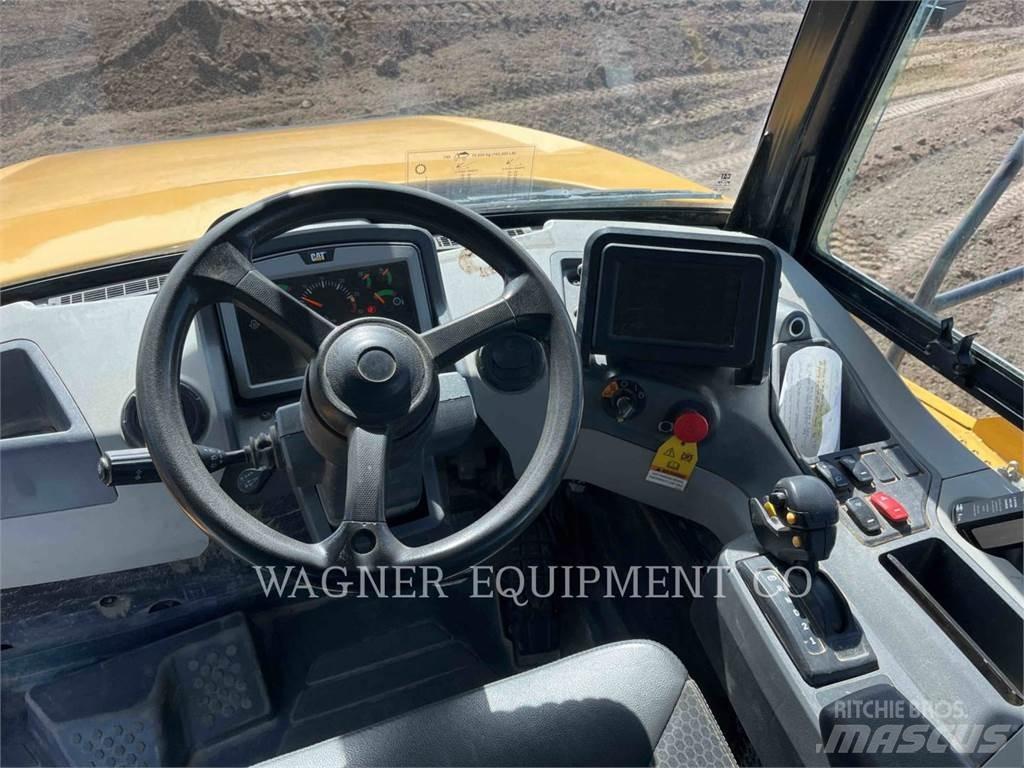 CAT 745 Дъмпери/моторни превозни средства