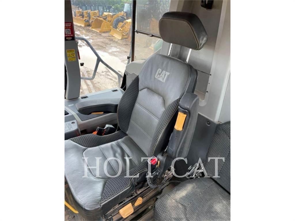 CAT 745 Дъмпери/моторни превозни средства
