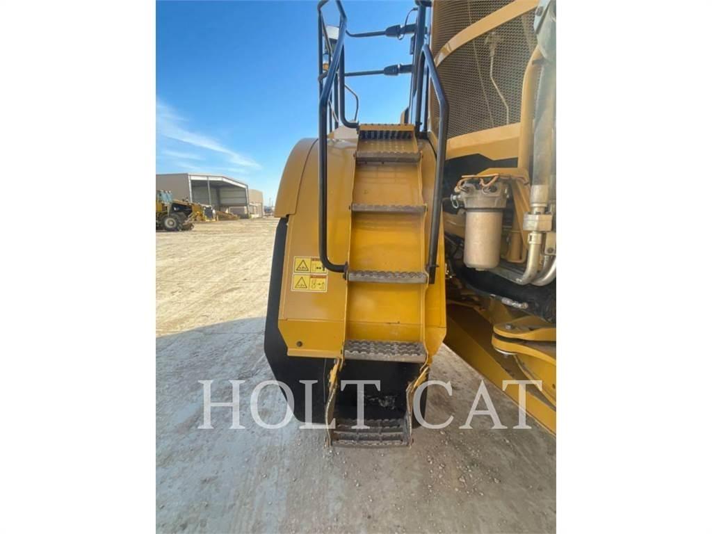 CAT 745 Дъмпери/моторни превозни средства