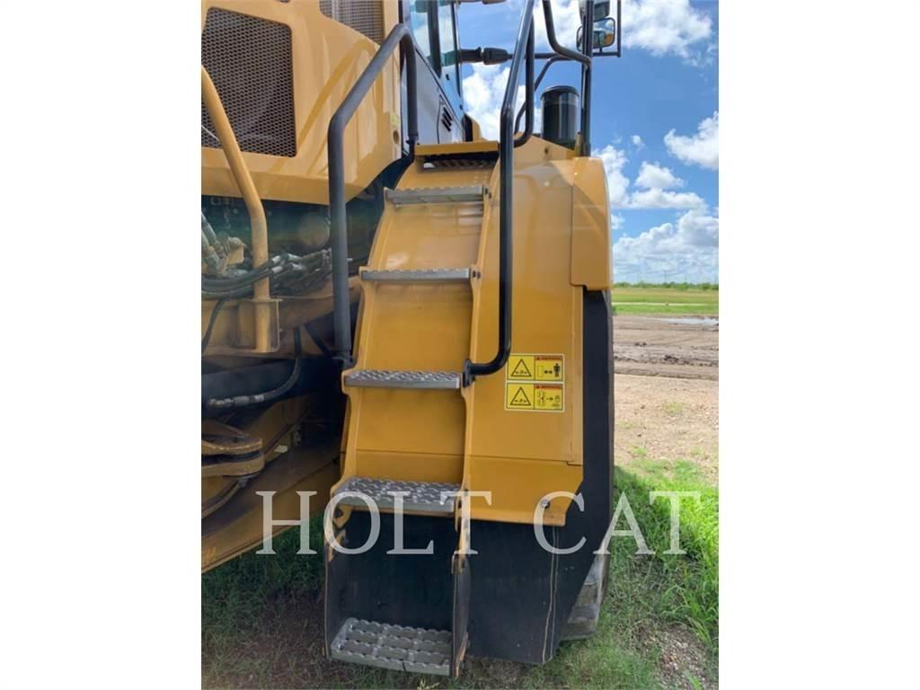 CAT 745 Дъмпери/моторни превозни средства
