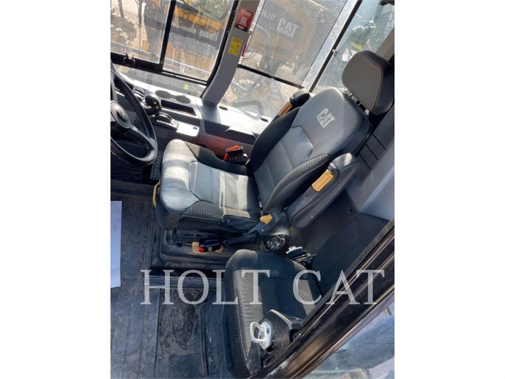 CAT 745 Дъмпери/моторни превозни средства