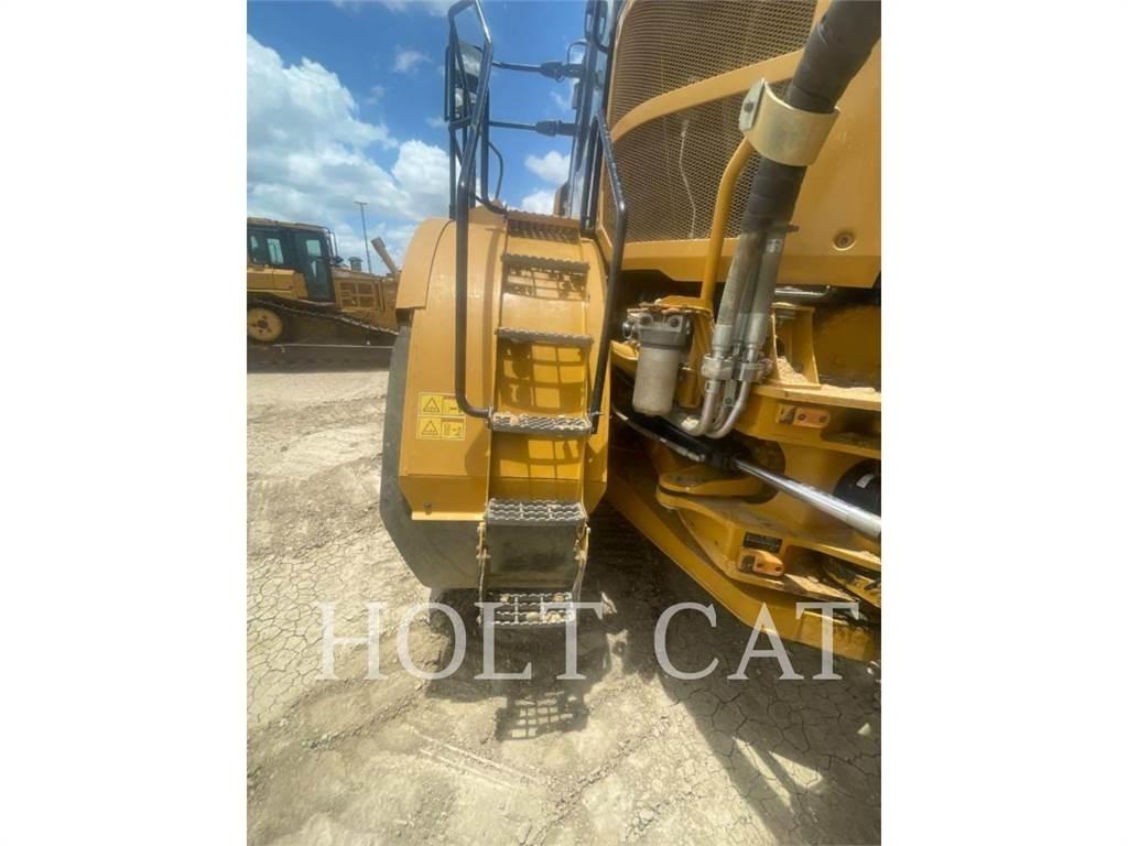CAT 745 Дъмпери/моторни превозни средства