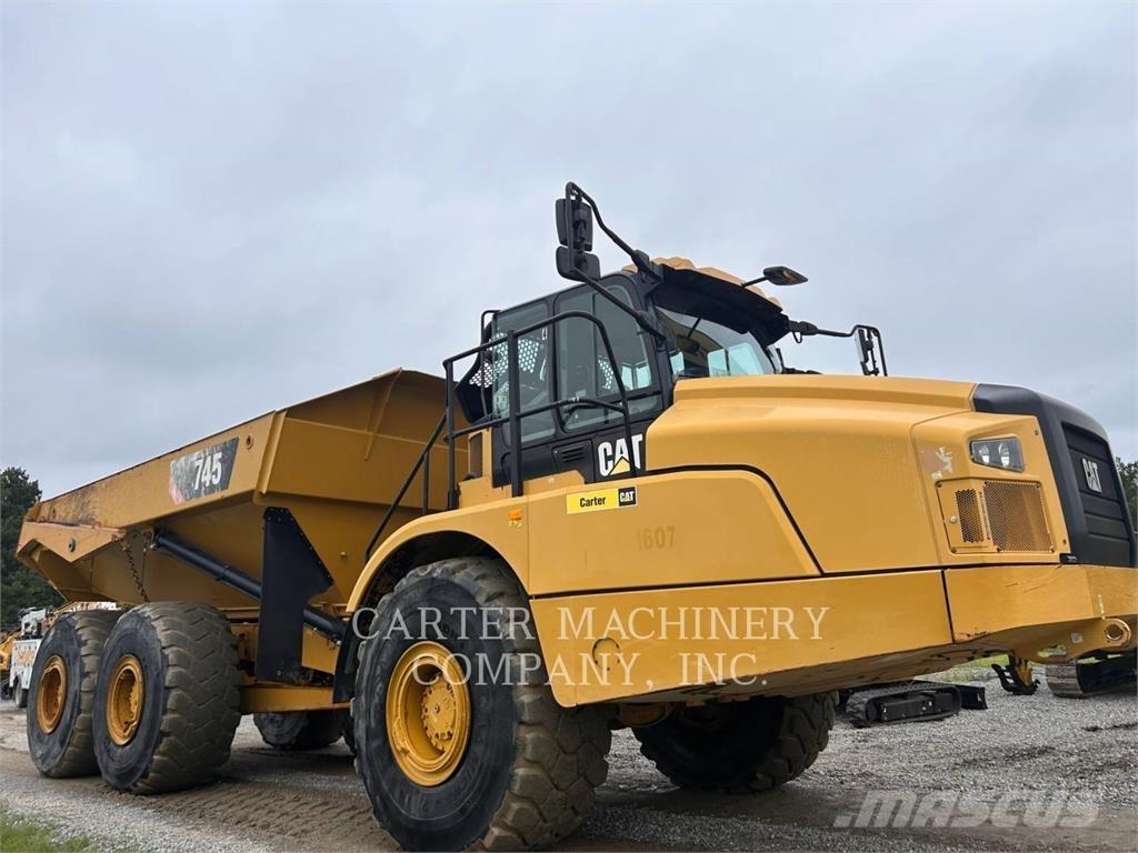 CAT 745 Дъмпери/моторни превозни средства