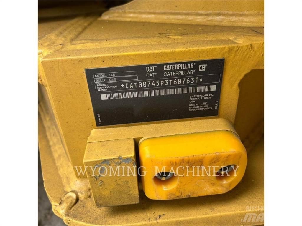 CAT 745 Дъмпери/моторни превозни средства