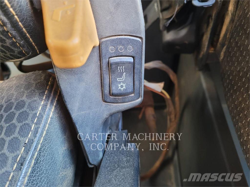 CAT 745 Дъмпери/моторни превозни средства