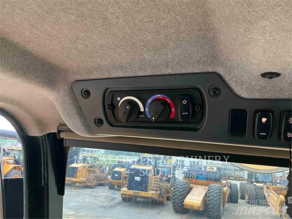 CAT 745 Дъмпери/моторни превозни средства