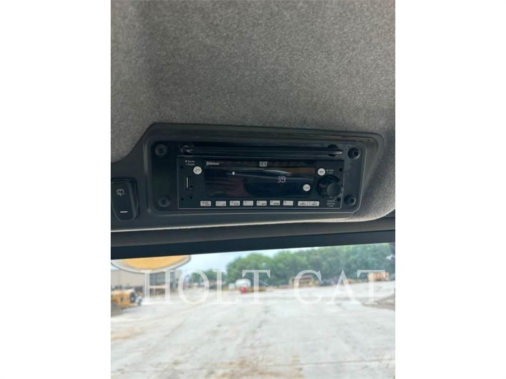 CAT 745 Дъмпери/моторни превозни средства