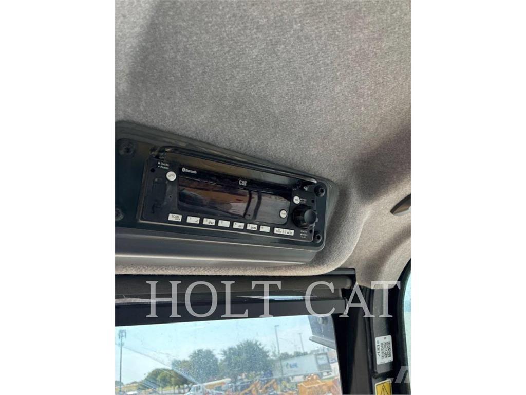 CAT 745 Дъмпери/моторни превозни средства