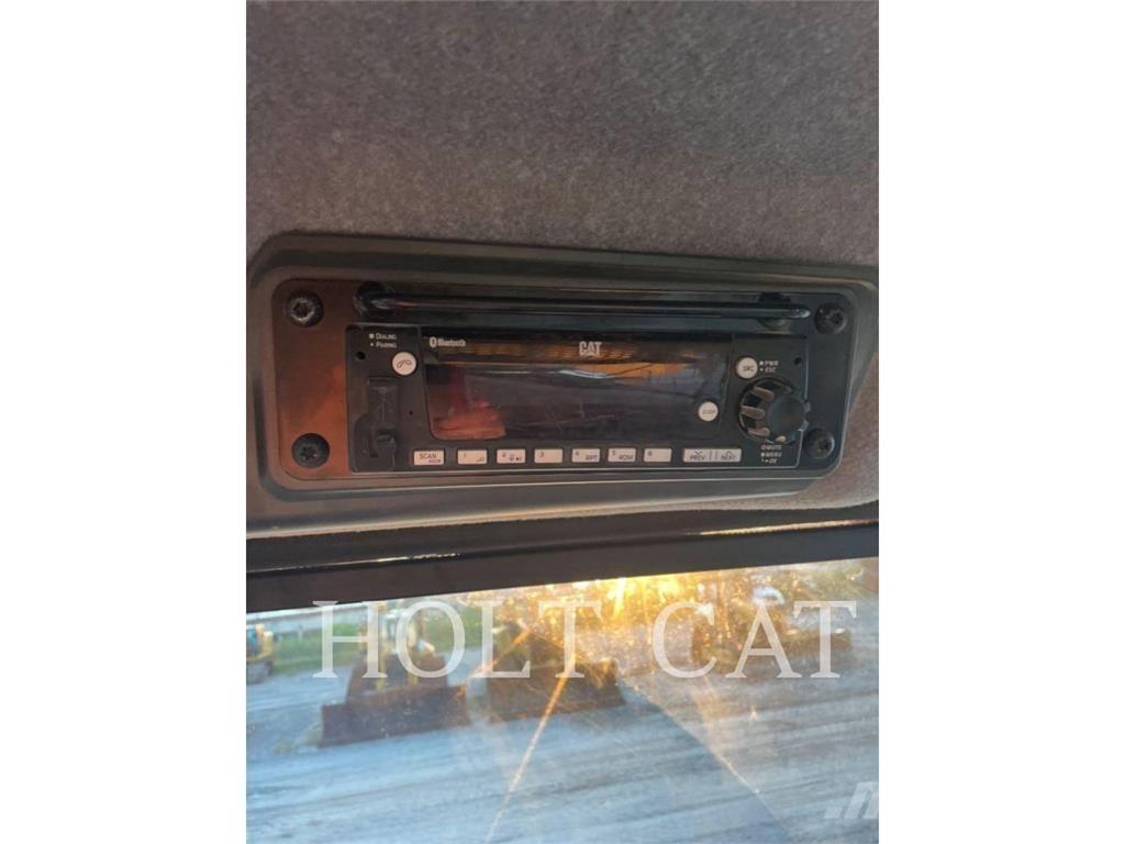 CAT 745 Дъмпери/моторни превозни средства