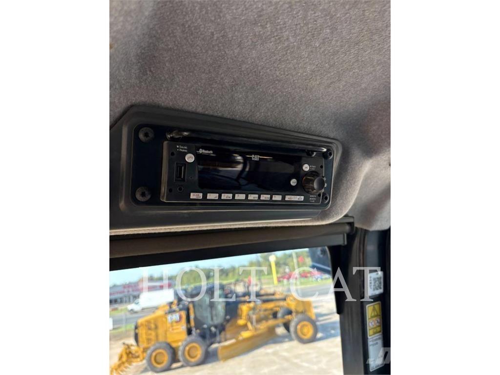 CAT 745 Дъмпери/моторни превозни средства