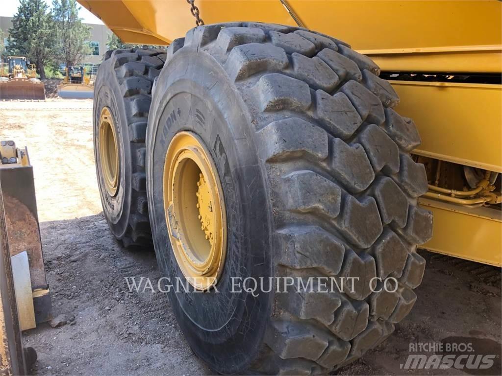 CAT 745 Дъмпери/моторни превозни средства