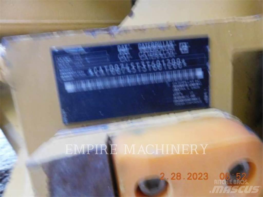 CAT 745-04 Дъмпери/моторни превозни средства