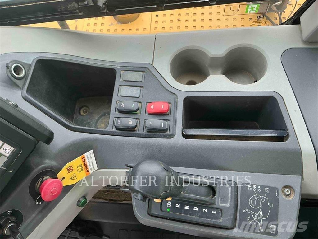 CAT 74504 Дъмпери/моторни превозни средства