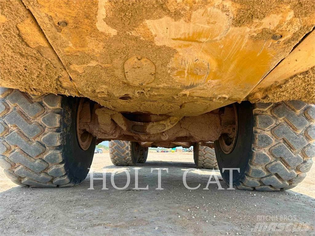 CAT 74504 Дъмпери/моторни превозни средства