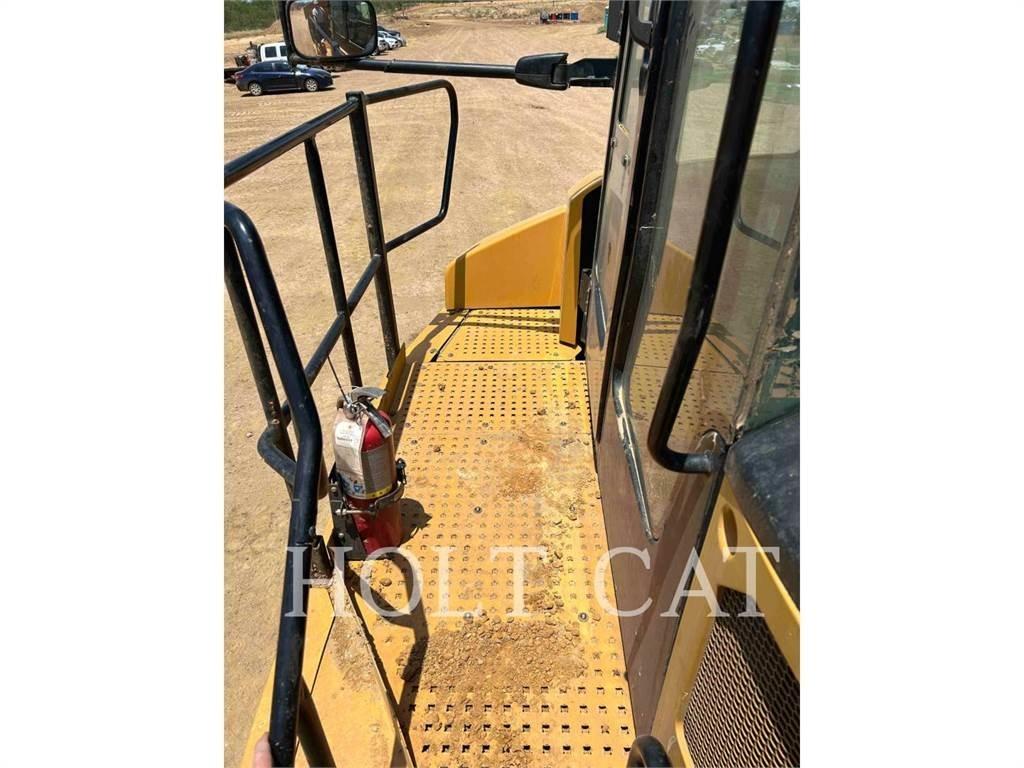 CAT 74504 Дъмпери/моторни превозни средства