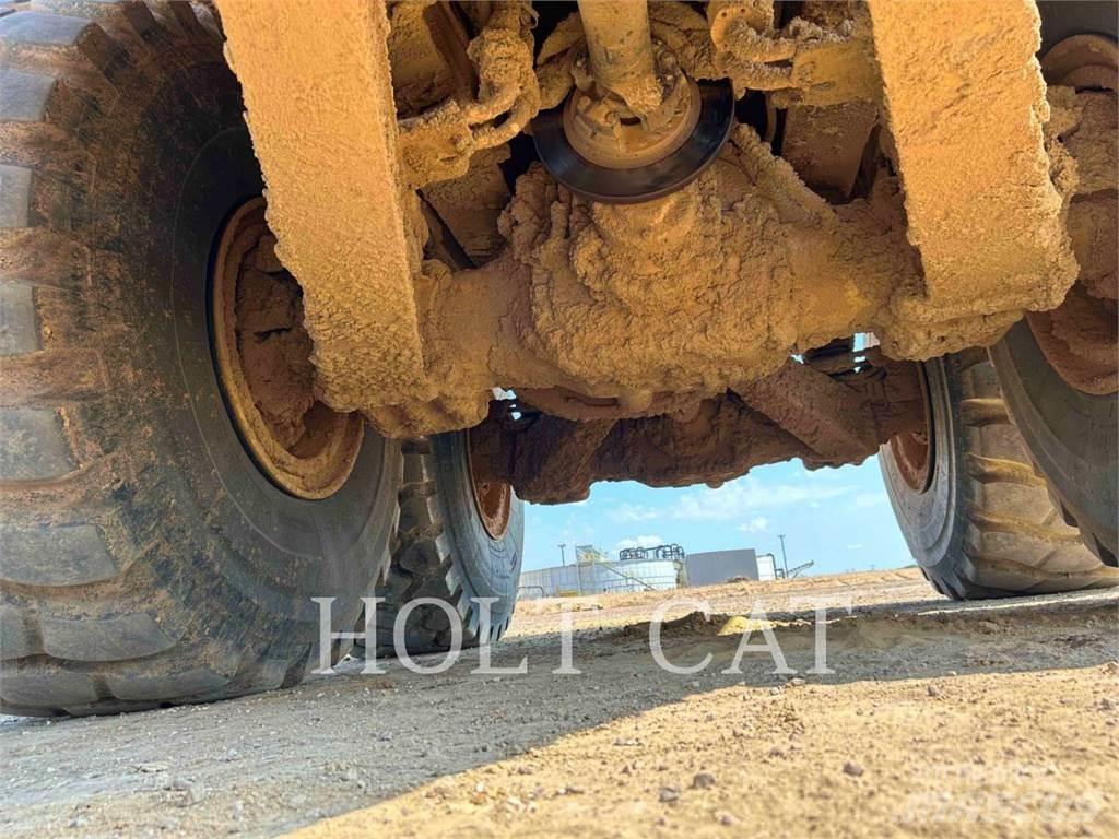 CAT 74504 Дъмпери/моторни превозни средства