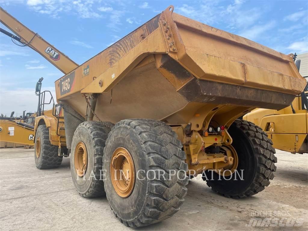 CAT 745C Дъмпери/моторни превозни средства