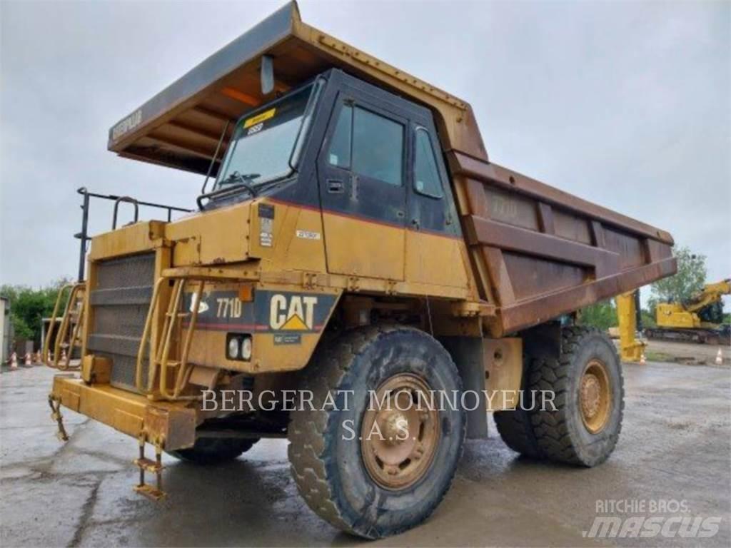 CAT 771D Дъмпери/моторни превозни средства