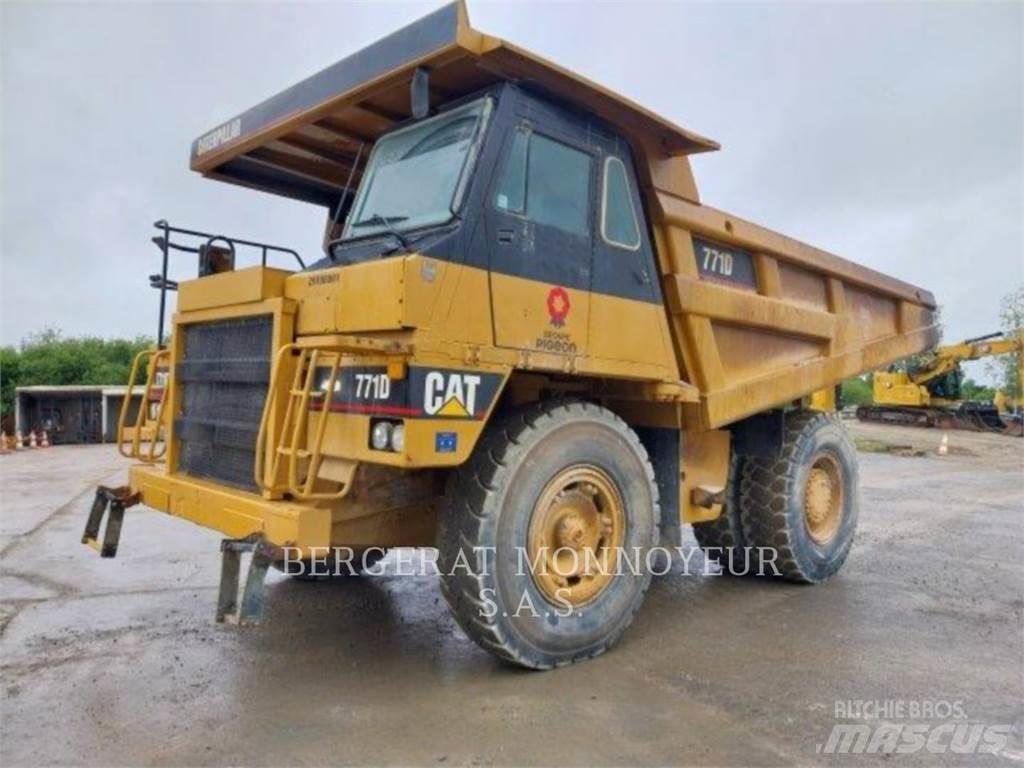 CAT 771D Дъмпери/моторни превозни средства