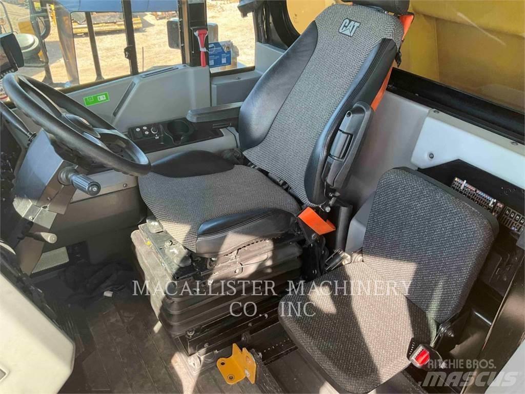 CAT 772G Дъмпери/моторни превозни средства