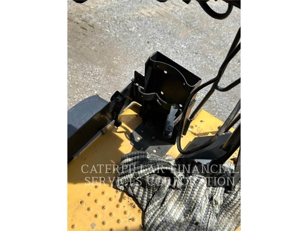 CAT 772G Дъмпери/моторни превозни средства