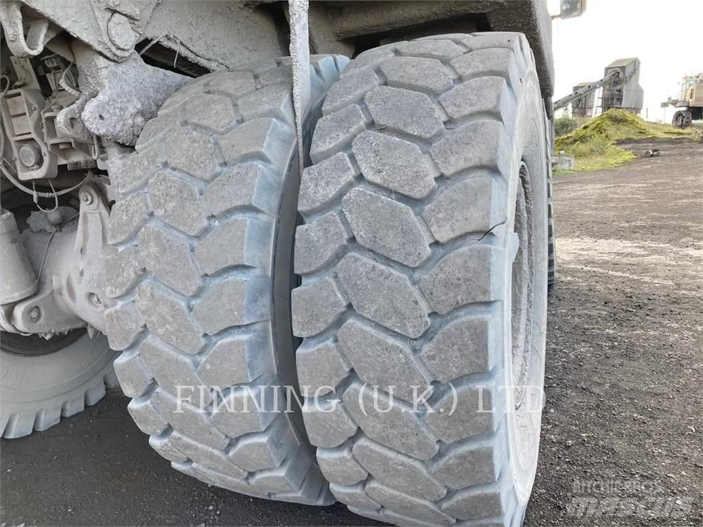 CAT 775D Дъмпери/моторни превозни средства