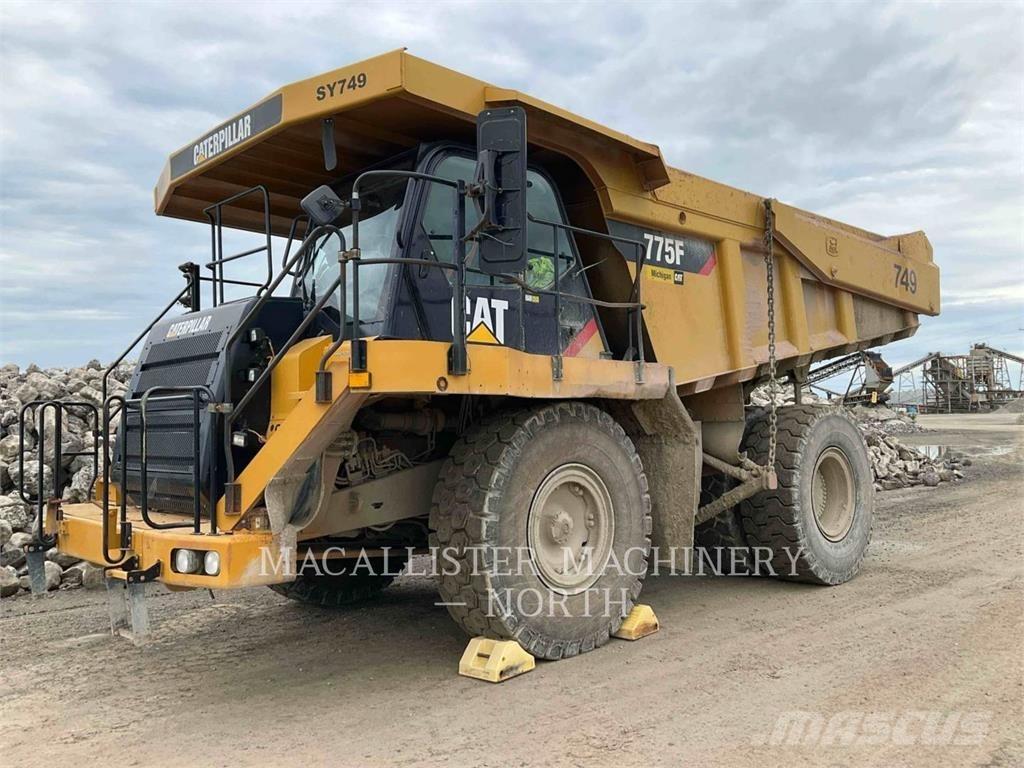CAT 775F Дъмпери/моторни превозни средства