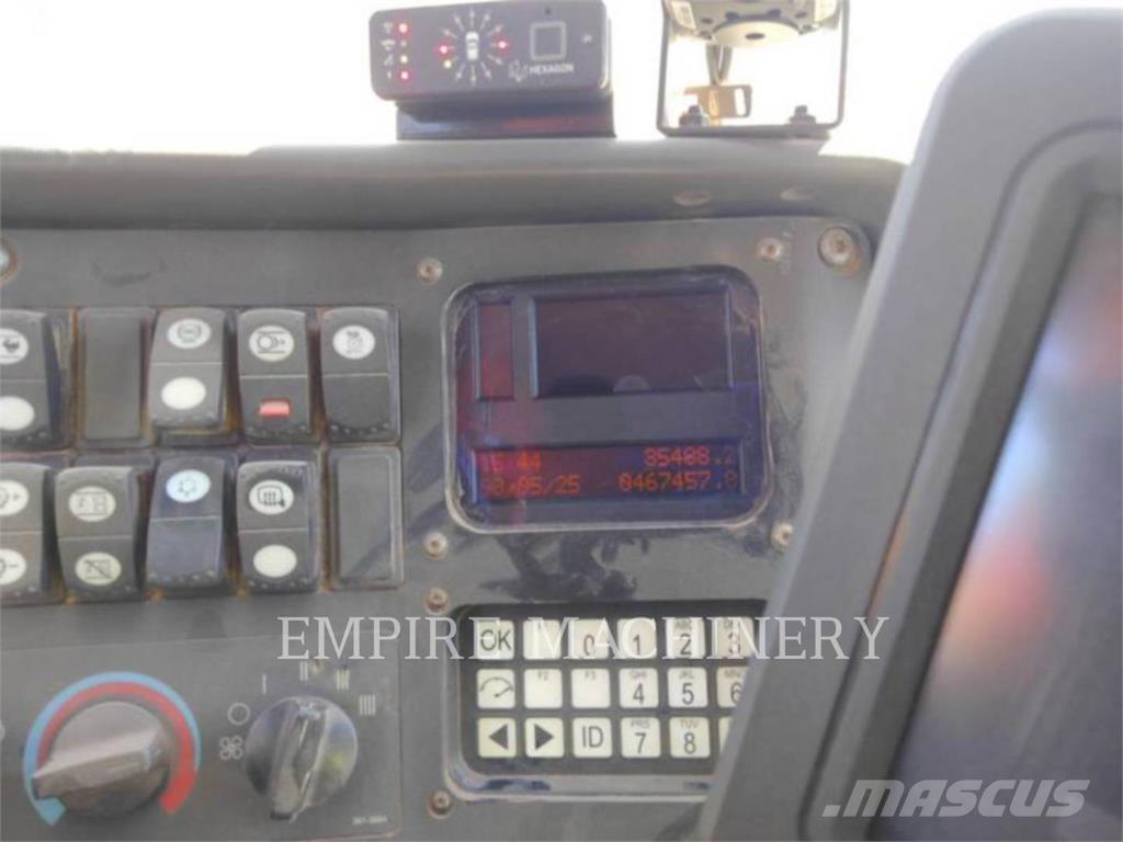 CAT 789D Дъмпери/моторни превозни средства