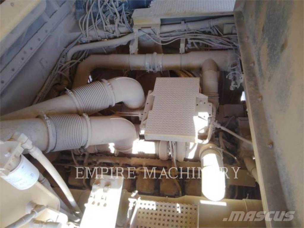 CAT 789D Дъмпери/моторни превозни средства