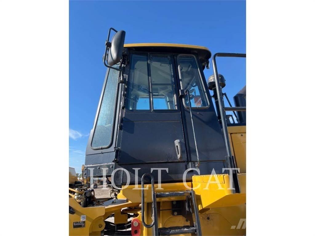 CAT 815 Уплътнители за почва
