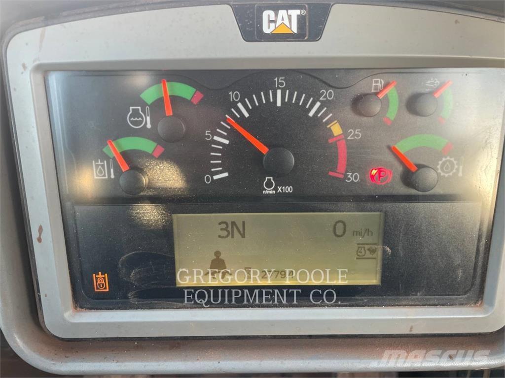 CAT 815-11 Уплътнители за почва
