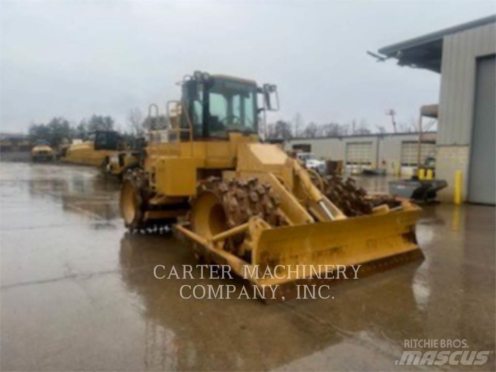 CAT 815F Колесни булдозери
