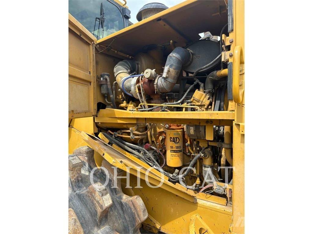 CAT 815F2 Уплътнители за почва
