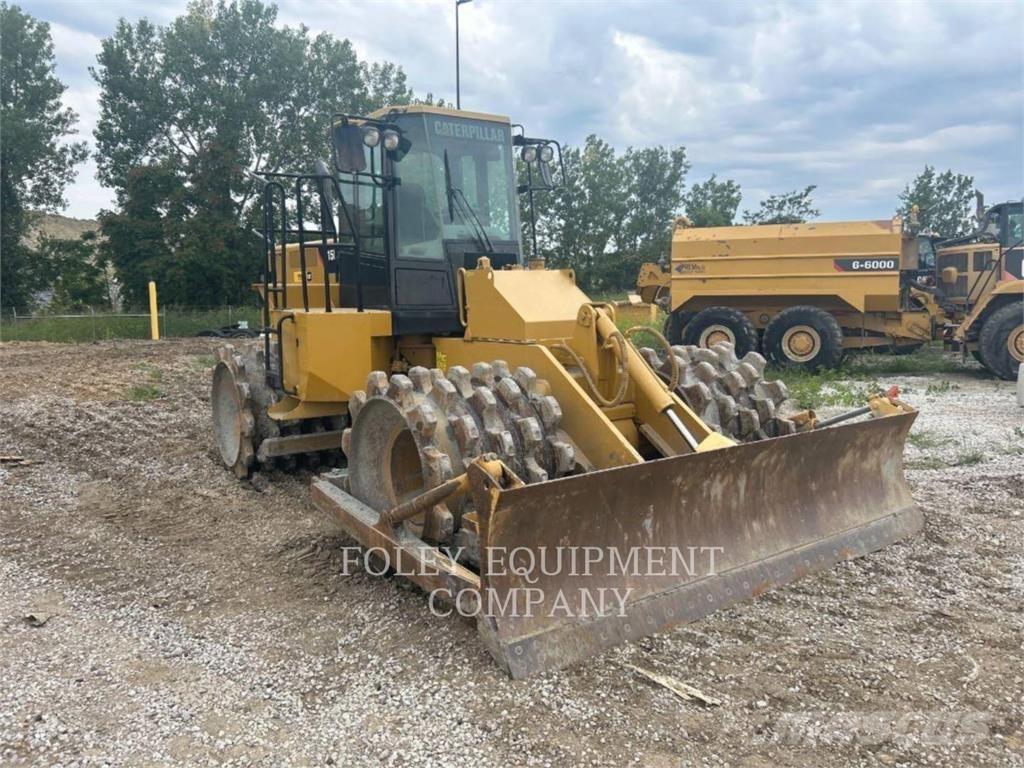CAT 815F2 Уплътнители за почва
