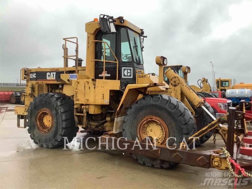 CAT 824C Колесни товарачи