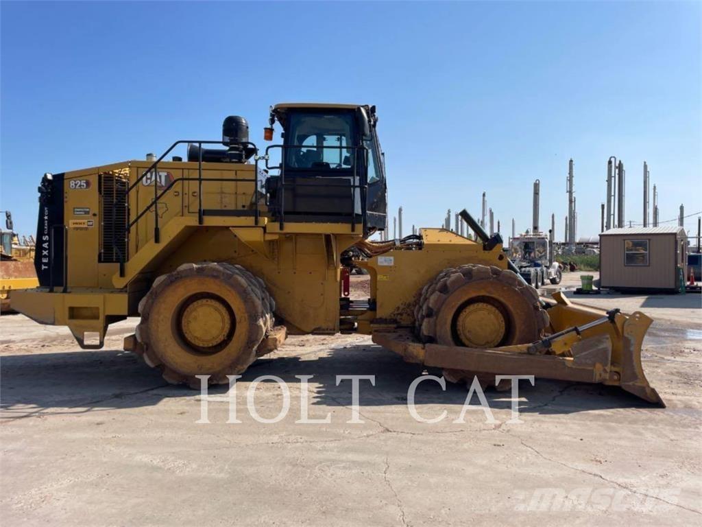 CAT 825 Уплътнители за почва
