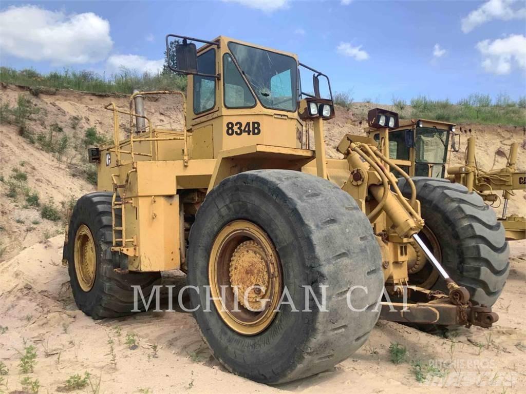 CAT 834B Колесни товарачи
