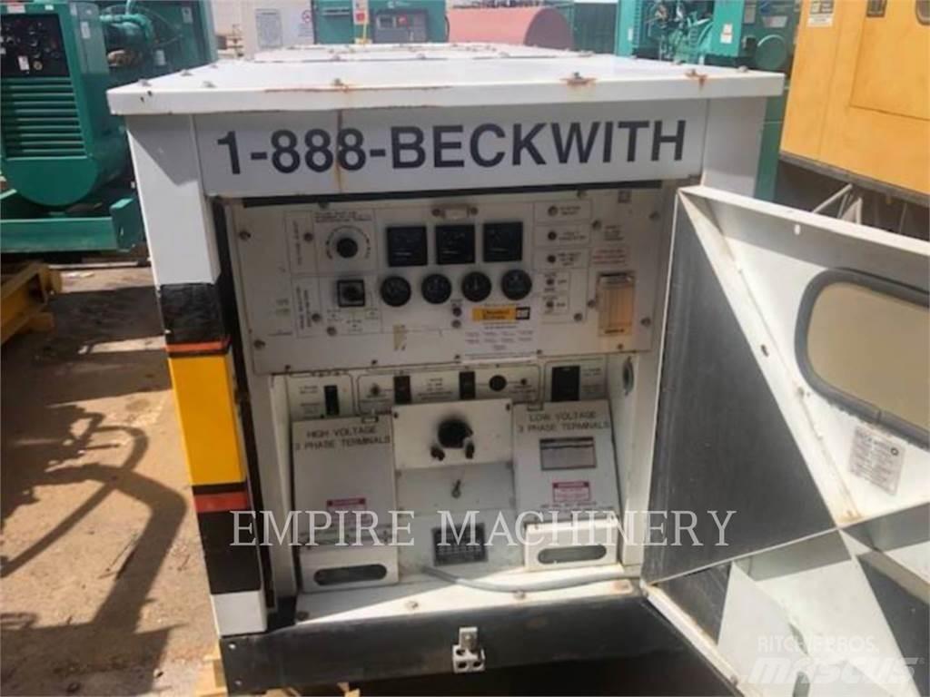 CAT 88KW Дизелови генератори
