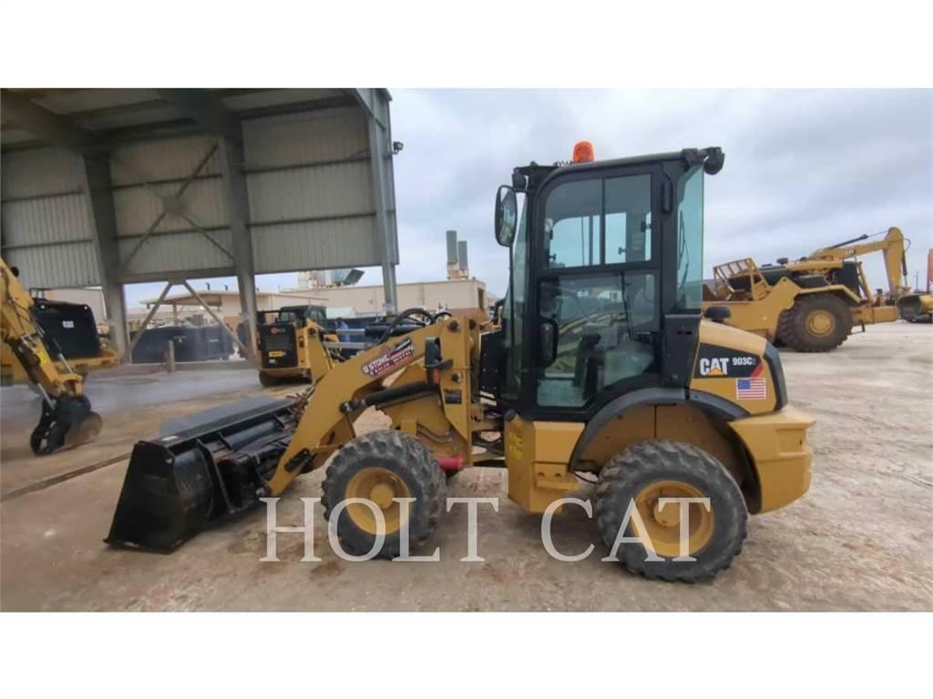 CAT 903C Колесни товарачи